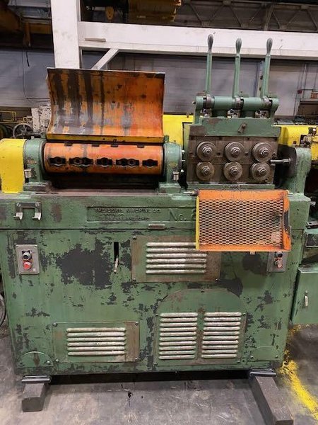 3/8" Lewis Model 8CV Wire Straightener and Cutoff Machine