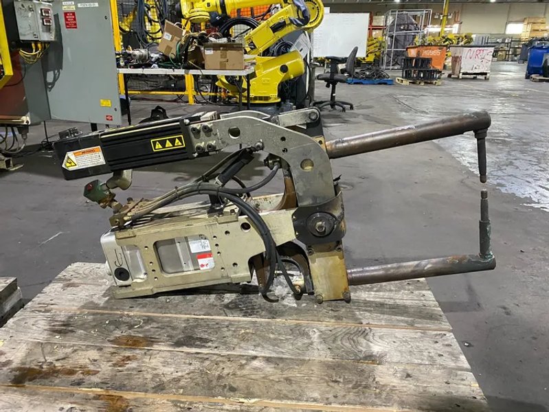 MILCO 665-12009-02 Pinch-Type Weld Gun USED