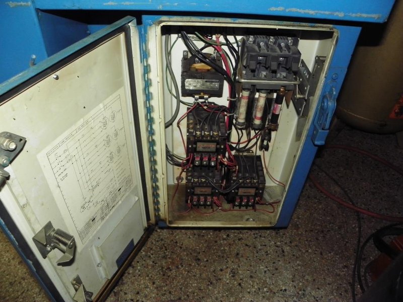 Sunnen Model 1800 Power Stroke Honing Machine, S/N 73633. Offered for parts / rebuild. 