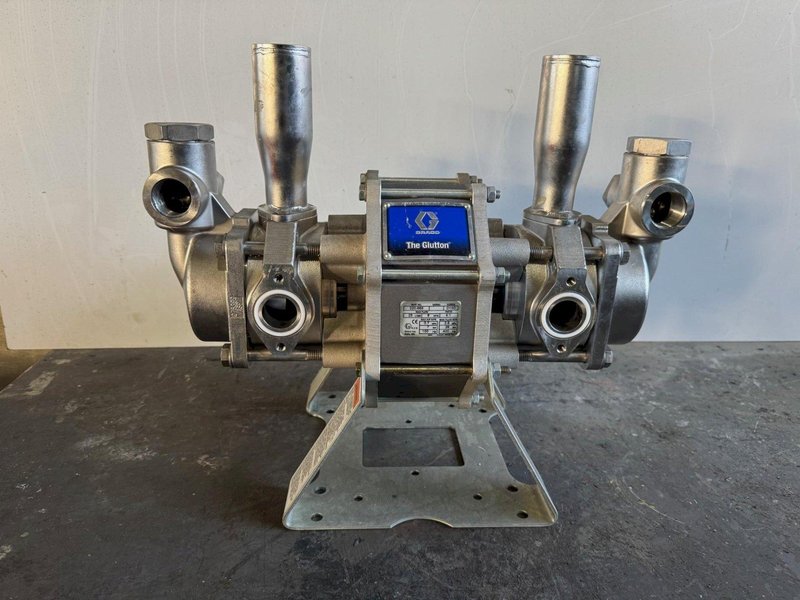 (NEW) GRACO GLUTTON 220666 220-666 BELLOWS 4:1 PUMP 6GPM. STOCK # 1009924