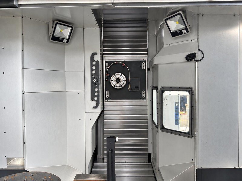 Haas - EC-1600ZT X: 1626 - Y: 1270 - Z: 1016 mm CNC