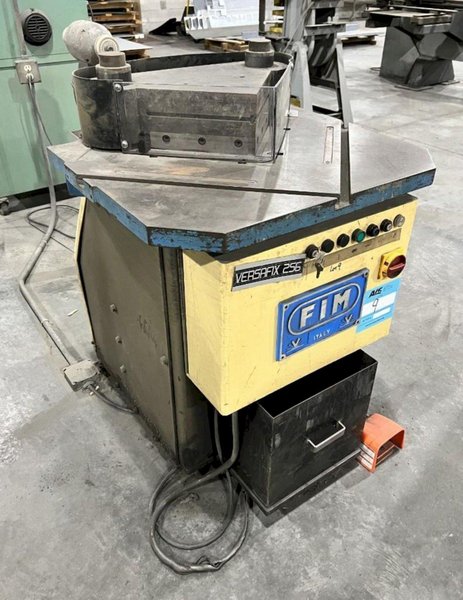 8 X 8 X 1/8" FIM MODEL #VERSAFIX 256 HYDRAULIC METAL CORNER NOTCHER: STOCK #19721