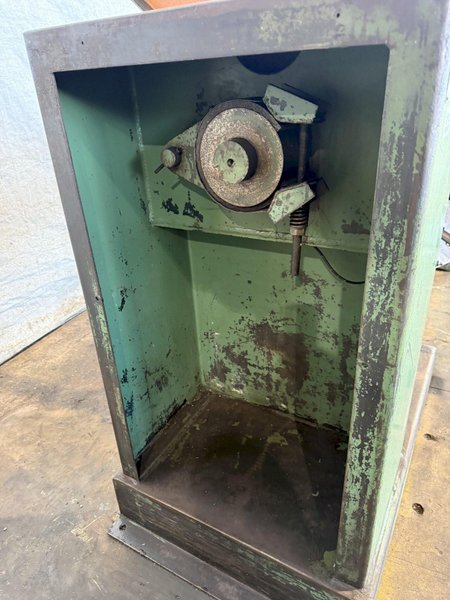 2500 LB X 18" AMERICAN MODEL 60 UNCOILER. STOCK # 0883625
