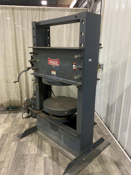 150 TON DAKE MODEL 933587 AIR-POWERED HYDRAULIC TIRE PRESS: STOCK #81587