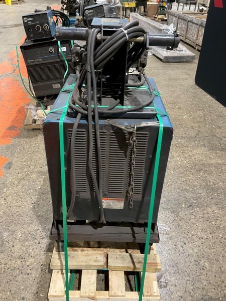MILLER CP-302 WELDER W 60SERIES WIRE FEEDER USED