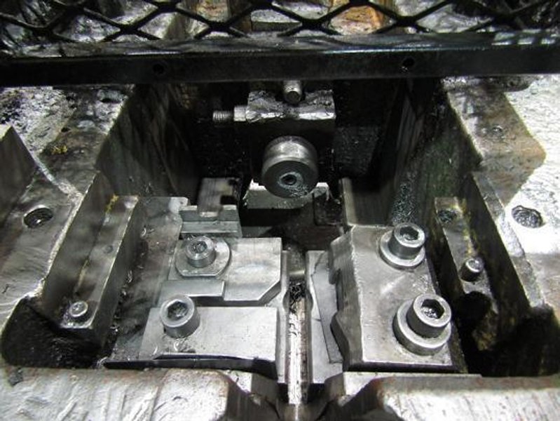 1/4" MANVILLE ROD HEADER