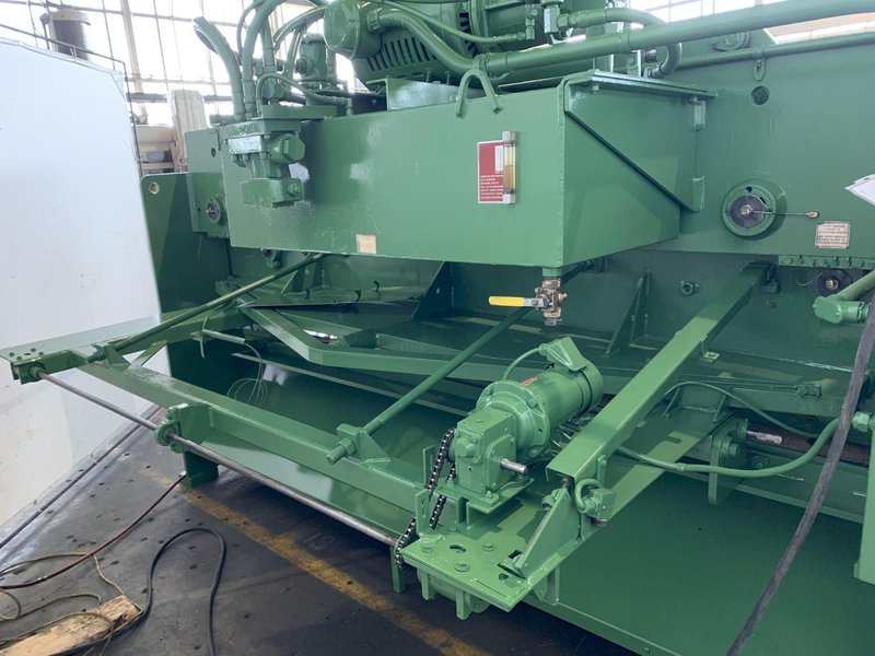 10' X 1/4" HTC MODEL 250-10A HYDRAULIC POWER SQUARING SHEAR. STOCK # 0684224.