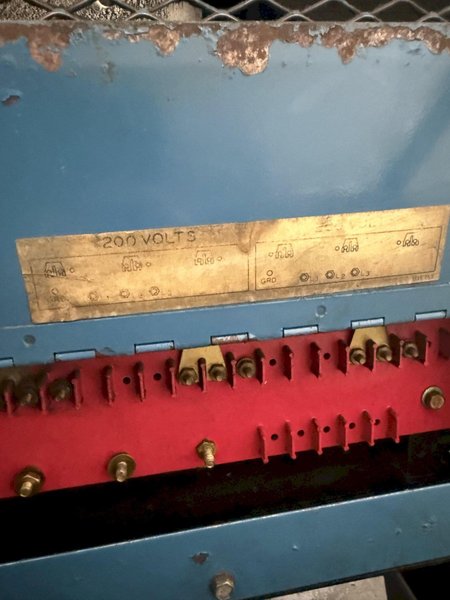 MILLER CP-300 CONSTANT POTENTIAL DC ARC WELDING POWER SOURCE. STOCK # 0430426
