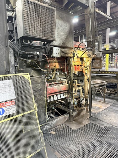 Hunter model hmp 20 deep flask automatic molding machine s/n A77A703, std., 20 x 24 with  feed belt