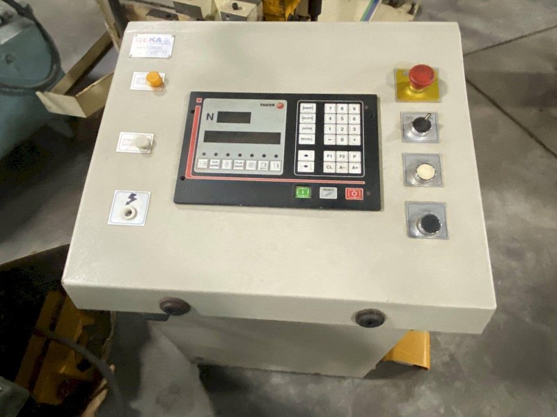 Geka PUMA 110/E-500 Punch w/ Semi-Paxy
