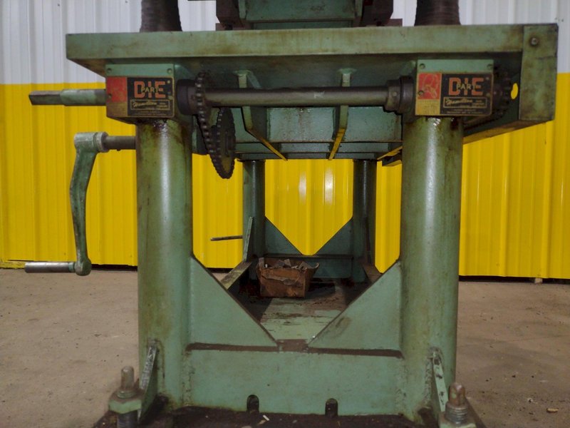2500 LB X 25" X 31" HAMILTON MODEL #E3548 PORTABLE DIE SEPERATOR: STOCK #19412