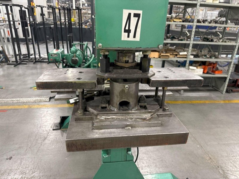 120 TON PIRANHA MODEL #SEP120 HYDRAULIC SINGLE END PUNCH: YOBRO #24091