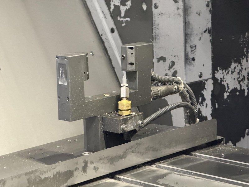 Used 2015 Makino F9 CNC Vertical Machining Center For Sale
