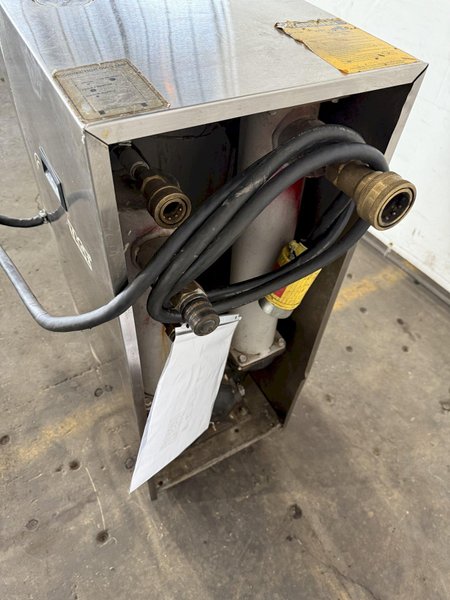 ADVANTAGE WATER-CIRCULATING TEMPERTURE CONTROL UNIT. STOCK # 1115524