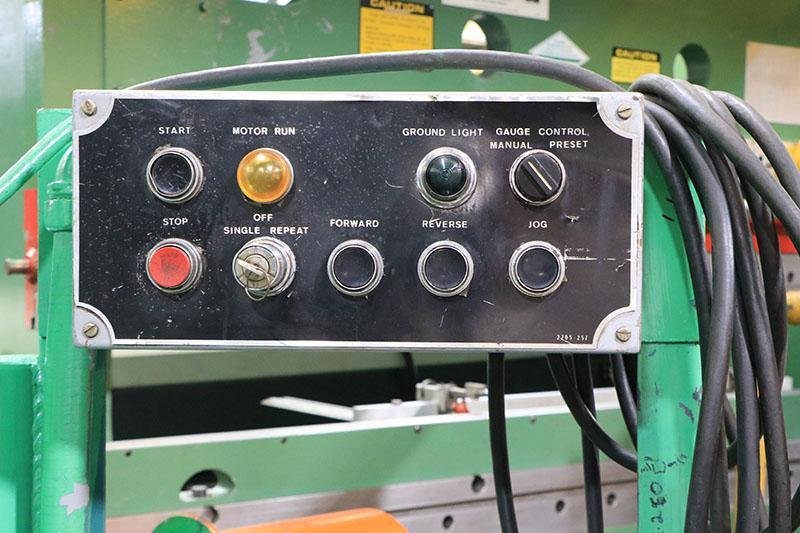 1/4" X 10' WYSONG MECHANICAL POWER SQUARING SHEAR MODEL 1025
