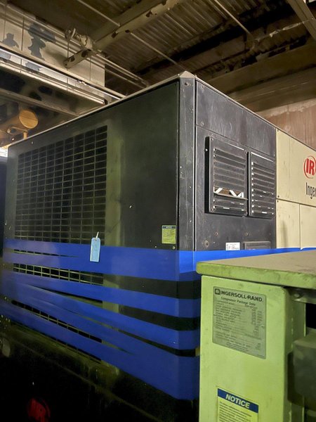 2004Ingersoll rand mode lRN150H-CC150 hp Screw type air compressor s/n NF50270U04088, 74,450hours air cooled