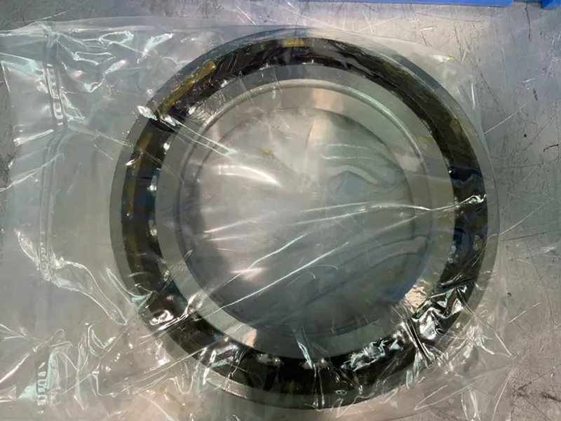 Nsk 8” Outer Diameter / 5” Bore Super Precision Bearings - 7026ctr/7026a5t-01