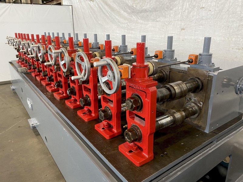 22/24 STAND X 3.5" X 21" TISHKEN 24HW-S-3-1/2 ROLLFORMER. STOCK # 0950821