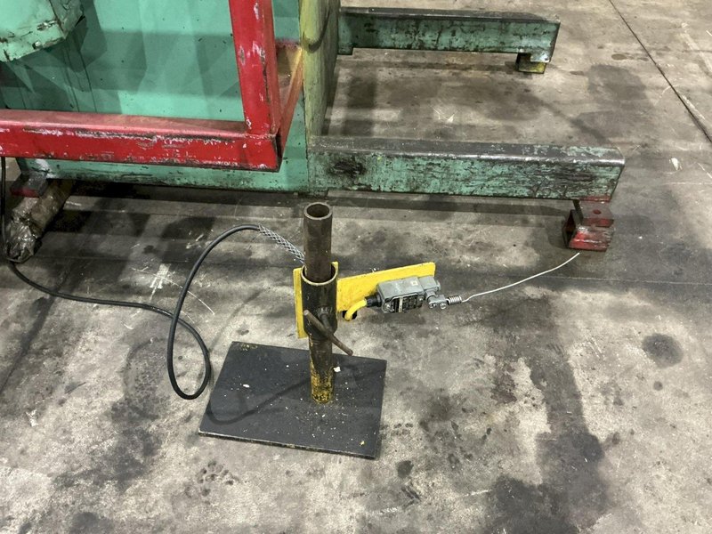8,000 LB X 36" DALLAS DPR-8000-36 MOTORIZED UNCOILER. STOCK # 0218526