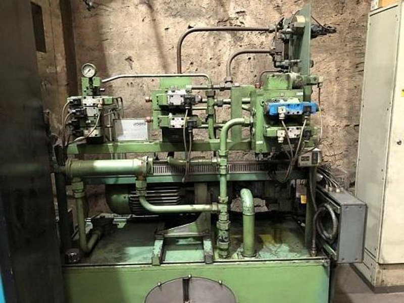 SMT MDL# MV20 BL5022 FLANGING MACHINE