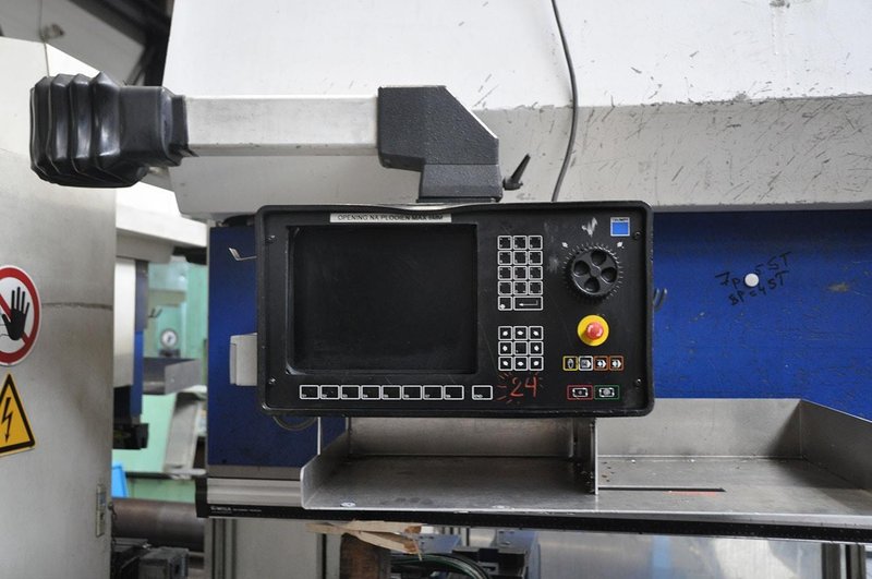 Trumpf TrumaBend V130 - 130 ton x 3100 mm CNC