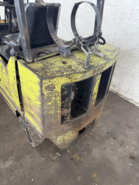 4,200 LB. CLARK GCS25MB FORKLIFT. STOCK # 0237925