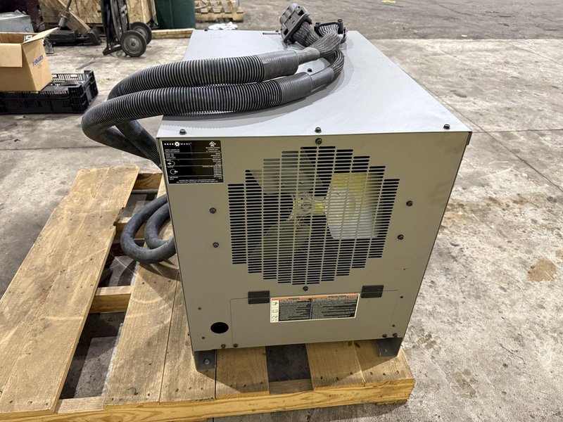 2014 20 KW AKER UNIMAX MODEL #UNIMAX 20C FORKLIFT BATTERY CHARGER: YOBRO #24145