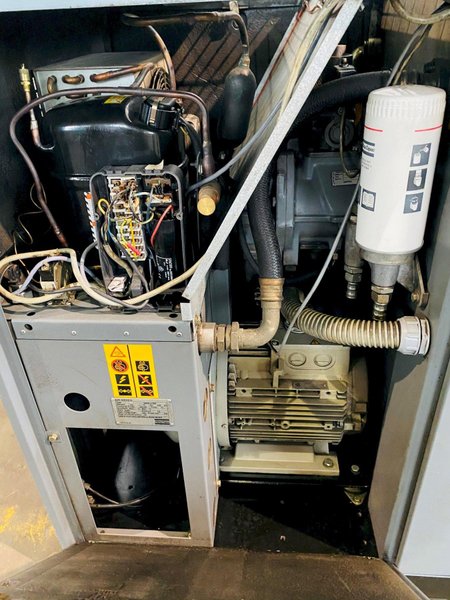 25 HP ATLAS-COPCO GA-18 ROTARY SCREW AIR COMPRESSOR. STOCK # 0633521