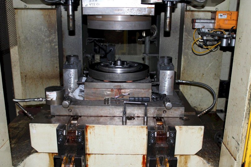 630 TON AIDA KNUCKLE JOINT PRESS