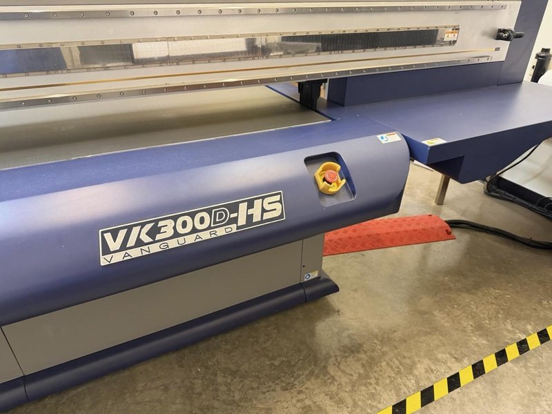 5′ x 10′ Vanguard VKL300D Flatbed LED UV Printer, 2021 –  High-Speed Performance, Kyocera Print Heads