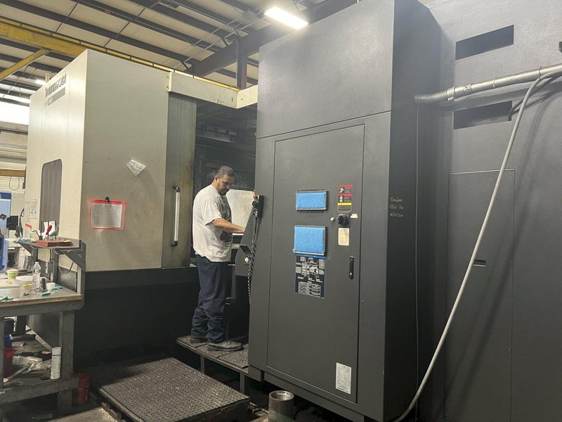 Hyundai Wia #KH1000, CNC horizontal machining center, 82.6" X, 53.1" Y, 55.1" Z, 8000 RPM, 35 HP, CT50, Fanuc, 2010 - LOW PRICE
