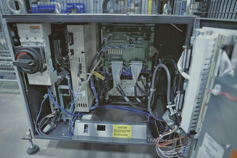Yaskawa Motoman GP25-12 Robots (2) – YRC1000 Controllers, Mech-Mind 3D Vision, Bin Picking, Integrated Safety Cells, 2022