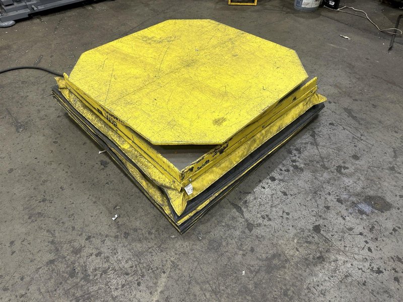 4500 LB SOUTHWORTH HYDRAULIC LIFT TABLE: STOCK #78042