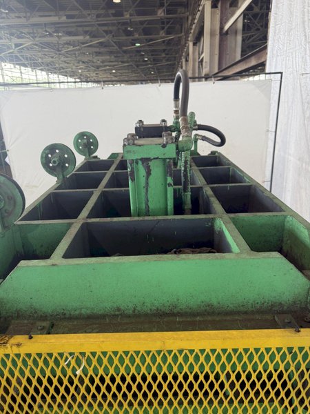 100 TON WABASH 4 POST HYDRAULIC PRESS. STOCK # 0777525