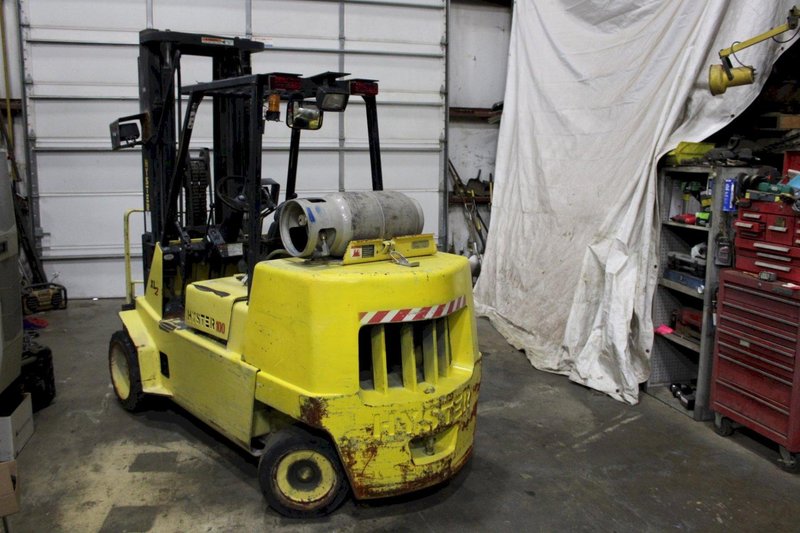 10,000 LB HYSTER LP FORKLIFT