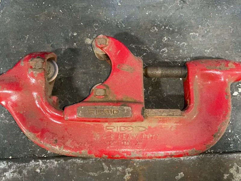 Ridgid  Heavy Duty Pipe Cutter  - 4-s