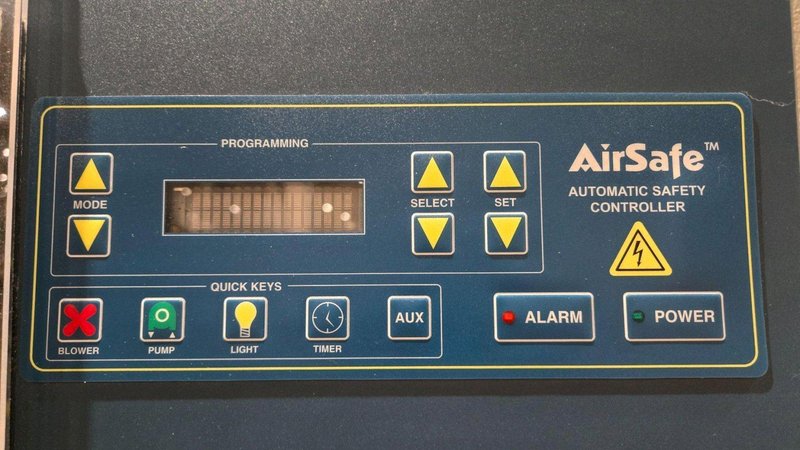 AIRCLEAN SYSTEMS AC6000E Fume Hood USED – See Description