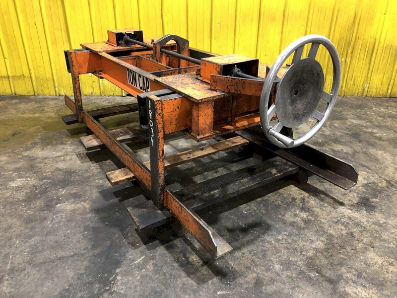 5 TON X 84" X 26" TO 62" WIDE BUSHMAN ADJUSTABLE SHEET LIFTER #3295