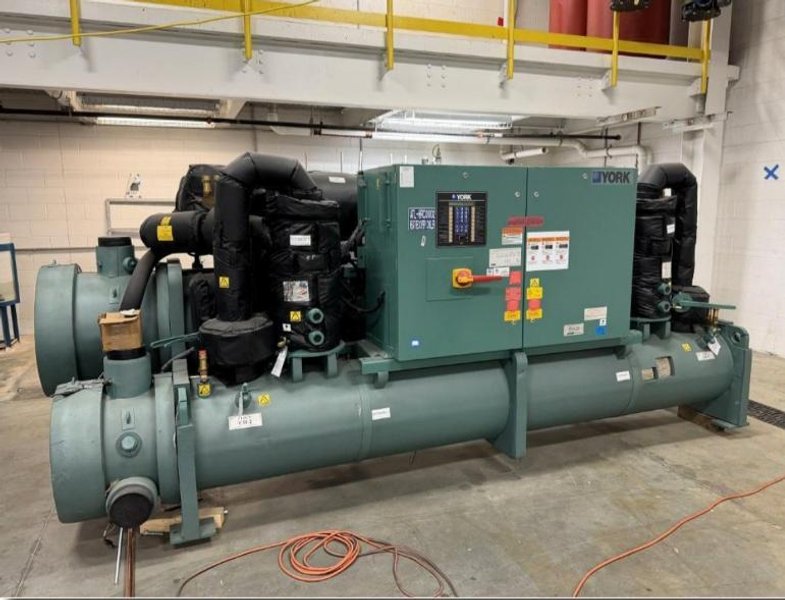 250 Ton York Heat Recovery Screw Chiller Model YVWAMBM3EE, 2025 – Unused