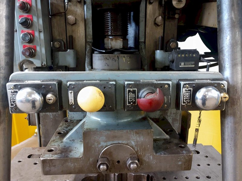60 TON L &amp; J MODEL #W60 OBI PRESS, 2.5" STROKE: STOCK #12978