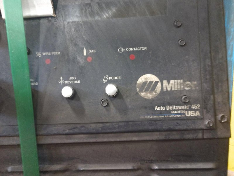 6 AXIS MOTOMAN MODEL SK16-6 ROBOT WELDING CELL WITH MILLER AUTO DELTAWELD 452 WELDER: STOCK #13838