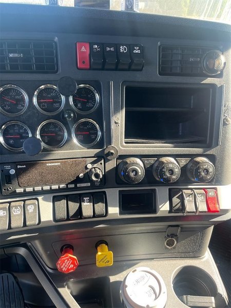 2023 Kenworth T680 1XKYDP9X6PJ224754