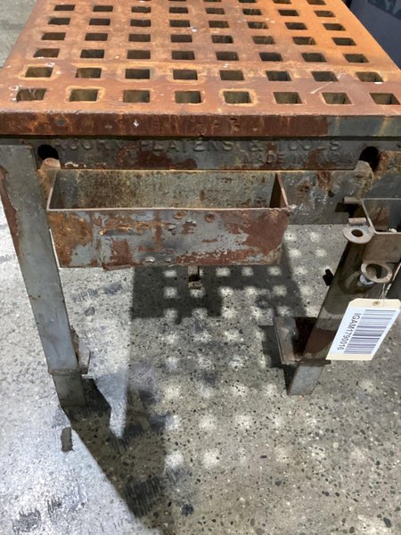 ACORN Small Welding Table USED