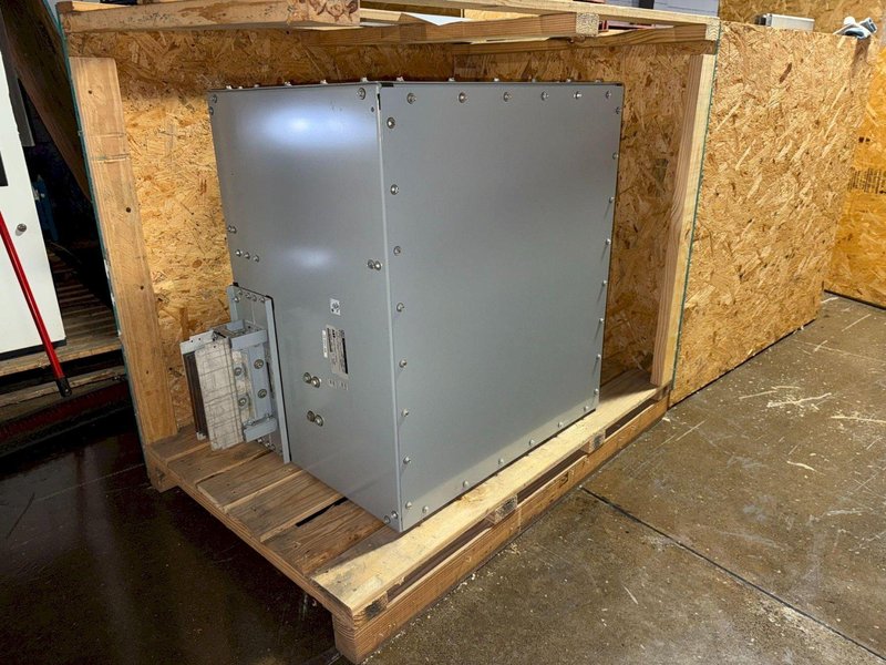 ABB 2500A Spectra Series Copper Center Tap Box 600V, 3PH, 4G NEW