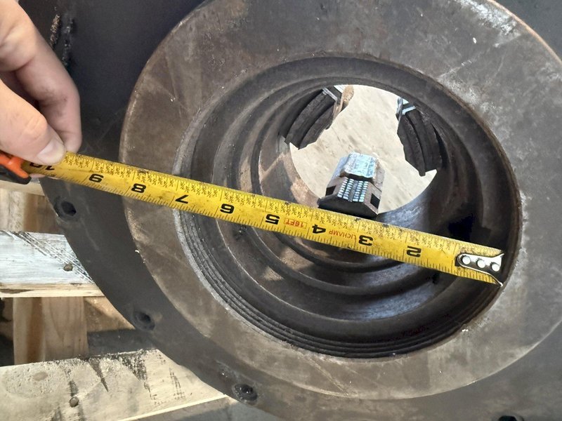 18" 3-JAW CHUCK. STOCK #1088626