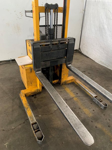 3,000 LB BIG JOE MODEL PDM 30-60 ELECTRIC WALK BEHIND FORKLIFT. STOCK # 1061023.
