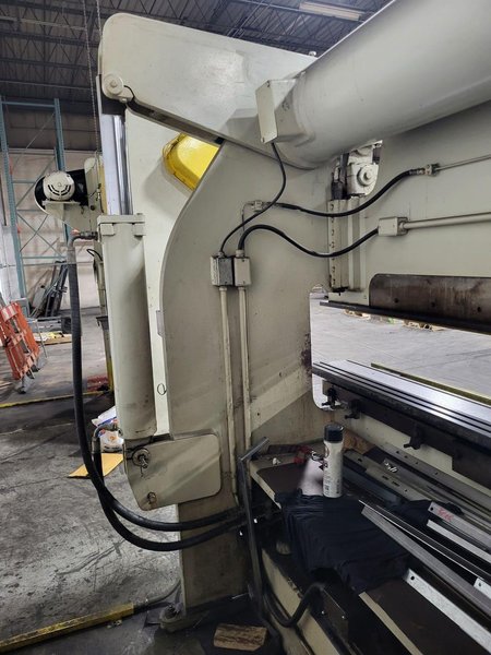 Accurpress 130 Ton X 10′ Press Brake, 1985