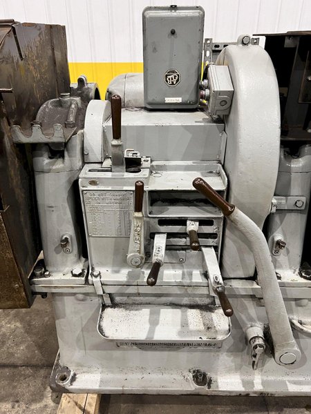 6" LANDIS MODEL #6P PIPE THREADER: YOBRO #24574