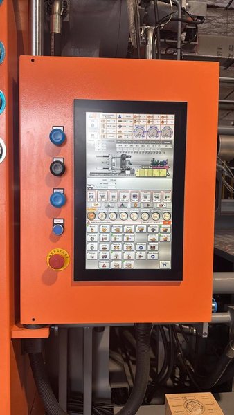 770 TON, 1,404 Oz CHEN HSONG SM700-TP-SVP/2 (D2) Plastic Injection Molding Machine, 2024 – Tie Bar Pulling System with Power Tie Bar Retraction