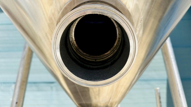 INOX Industries Inc.  |  S.S. V-Bottom Storage Tank / Vessel